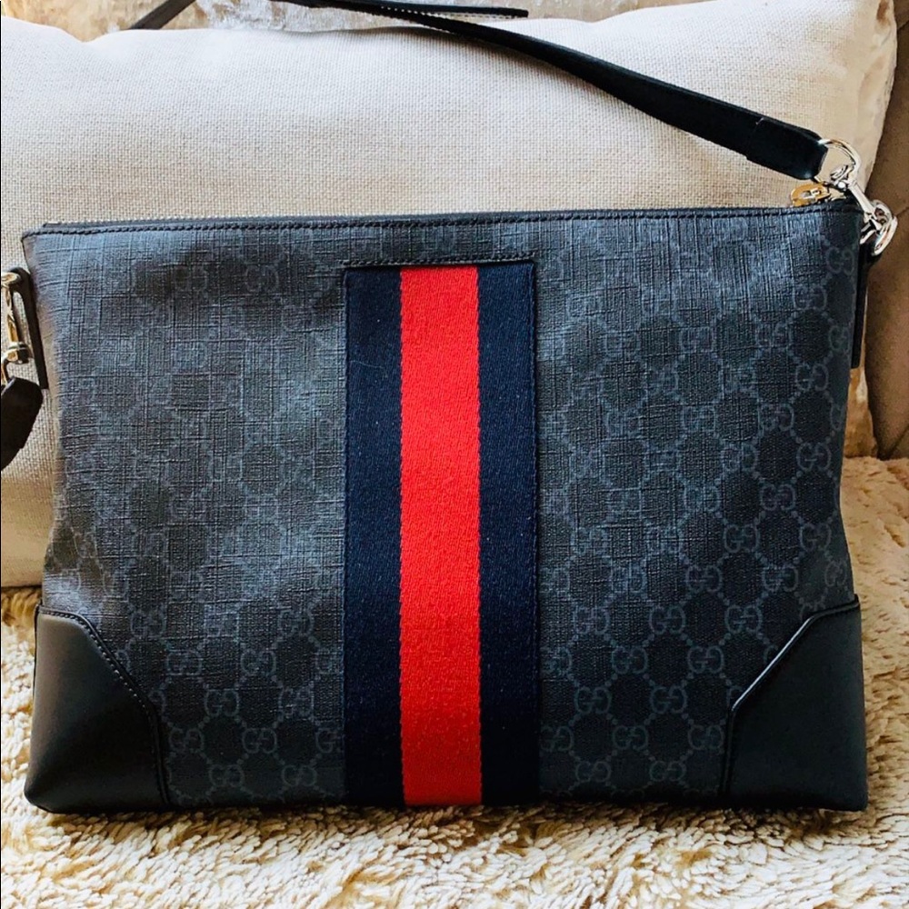 GUCCI GG Supreme Leather Crossbody Messenger Bag
